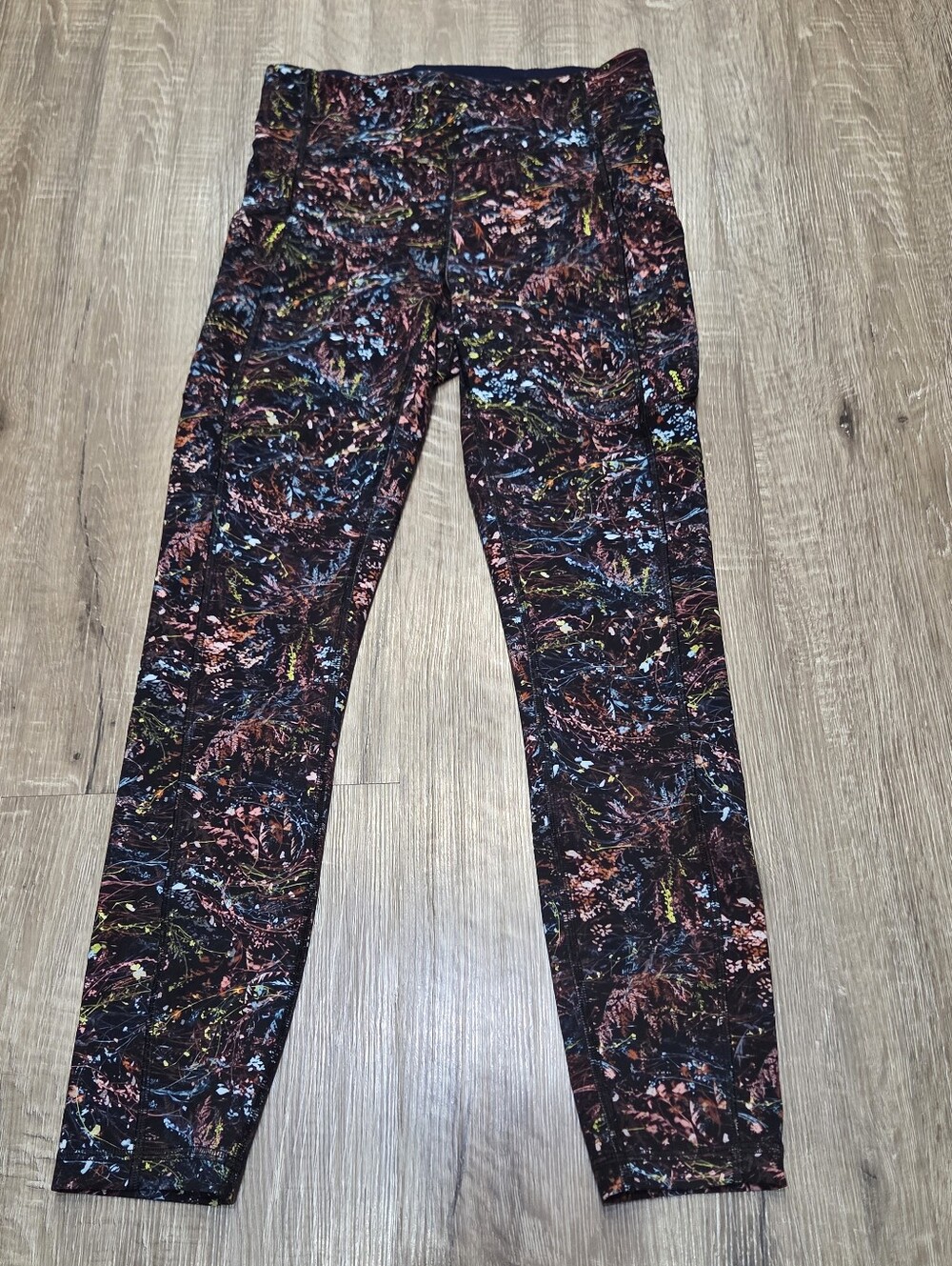 Lululemon Women's Pre-Owned Multicolor Leggings Size 6